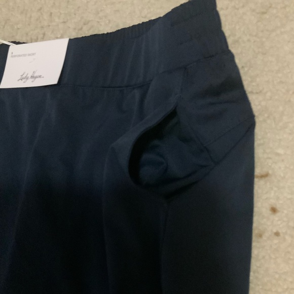 navy golfing skirt w/ shorts NWT - Picture 2 of 3